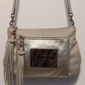 NWOT--B. MAKOWSKY "Rochelle" Beige/Metallic Silver Pebble Leather Crossbody Bag
